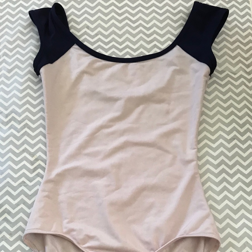 MARIIA “Tatian” cap sleeve dance leotard 💕